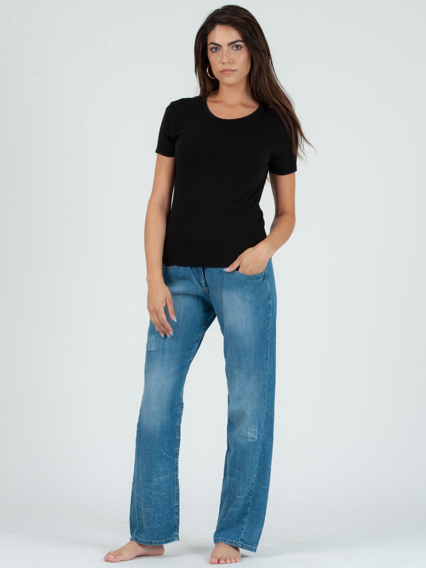 JILL CLASSIC ROUND NECK TEE-BLACK