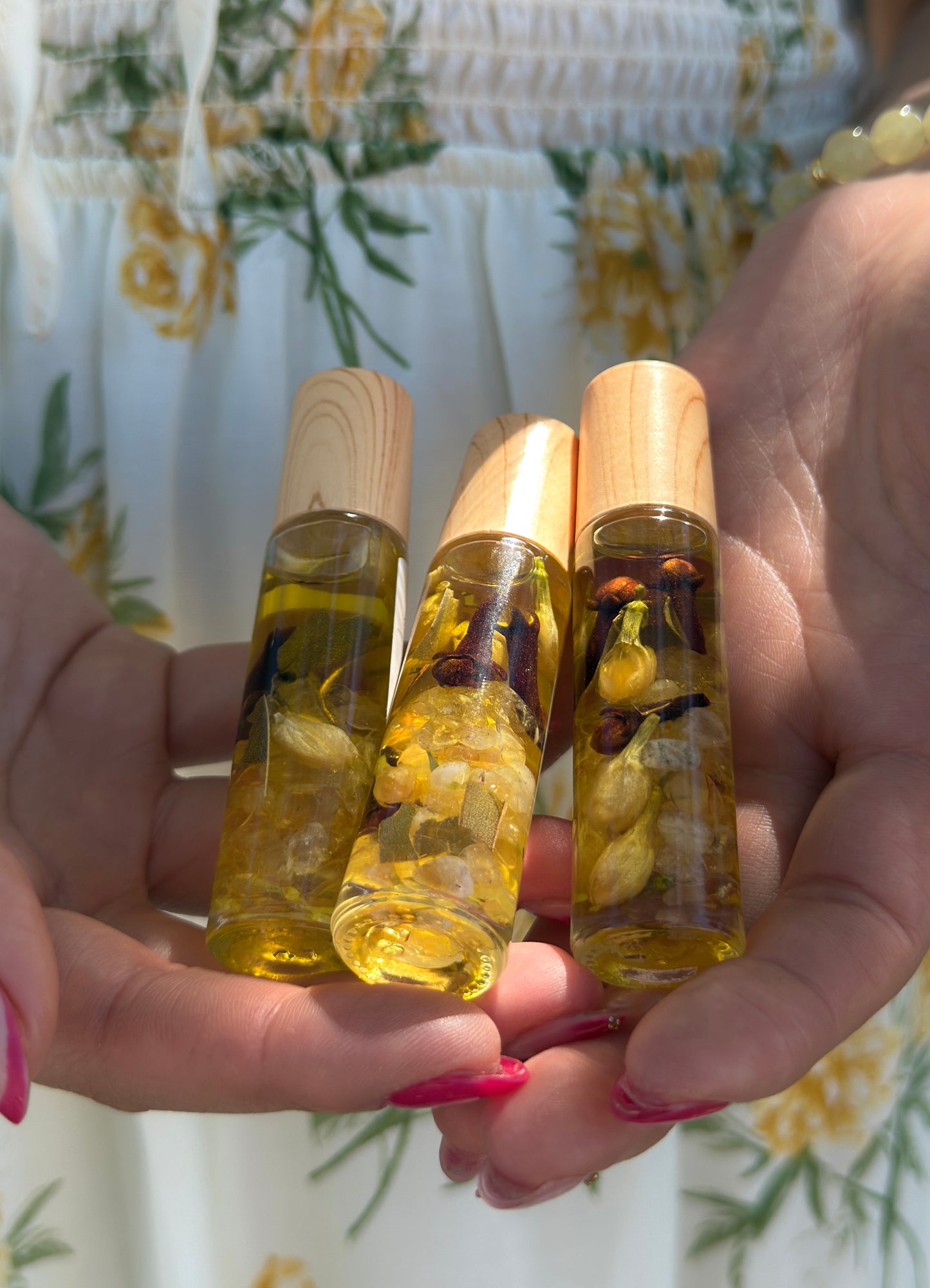 Golden Essence: Botanical Infused Roll-On Oil￼
